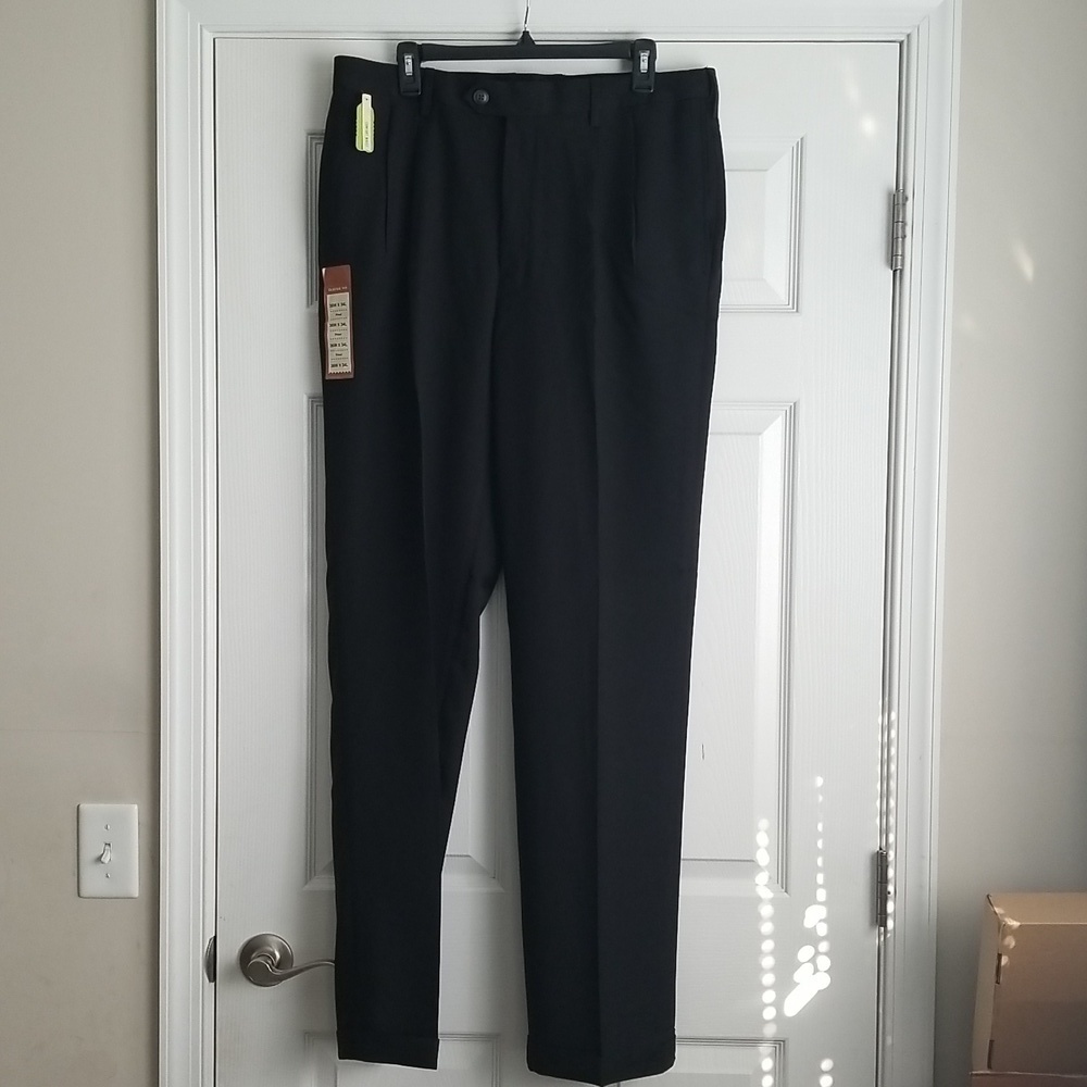 NWT Haggar Classic Fit Men's Dress Pants